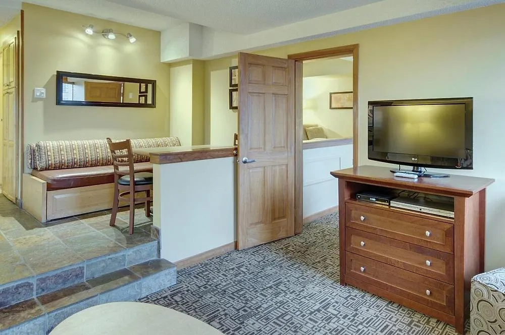 Mountain Side Hotel Whistler By Executive