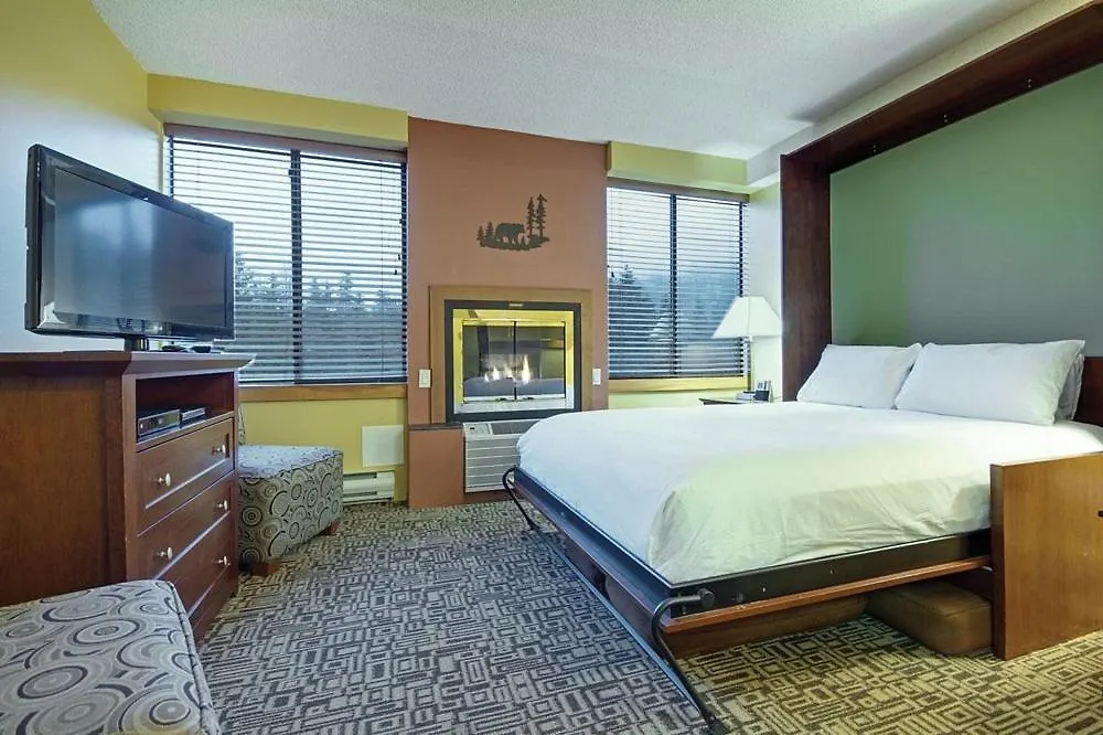 Mountain Side Hotel Whistler By Executive