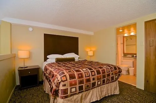 Mountain Side Hotel Whistler By Executive 3*,  Canada