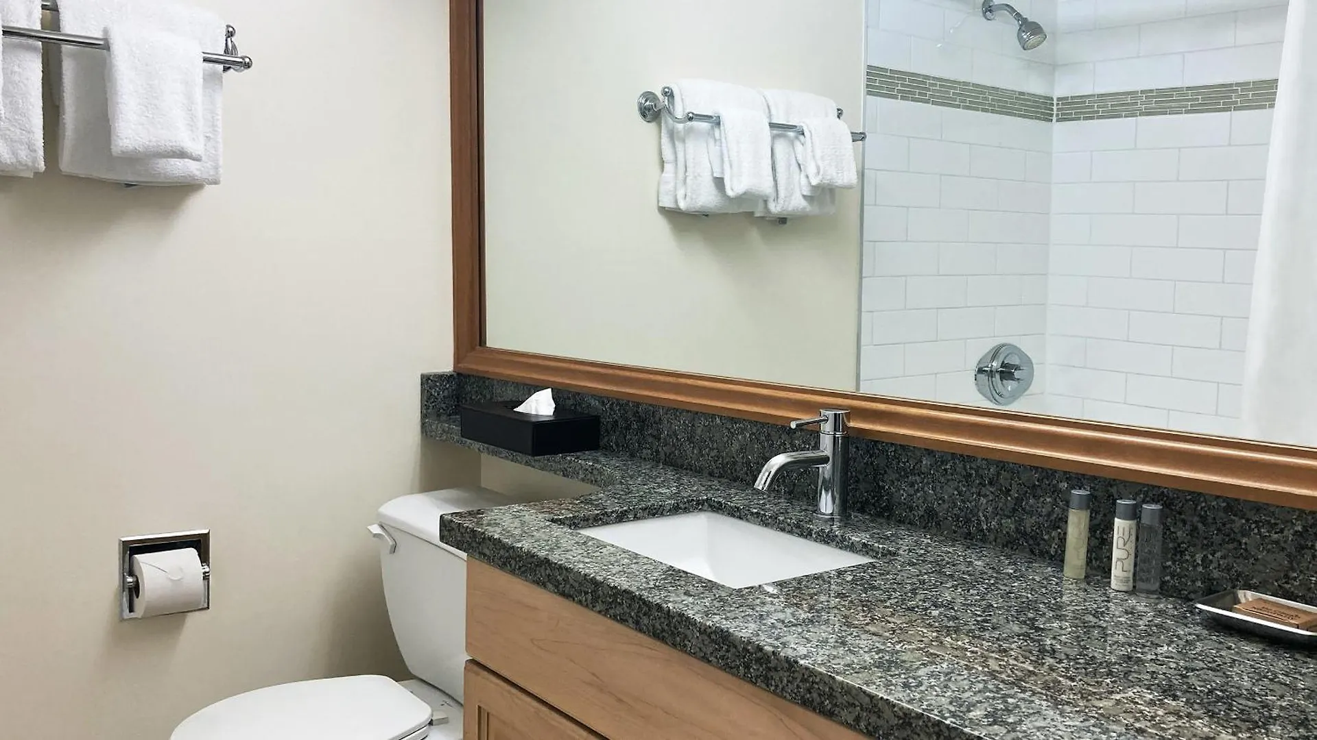 ***  Mountain Side Hotel Whistler By Executive Canadá