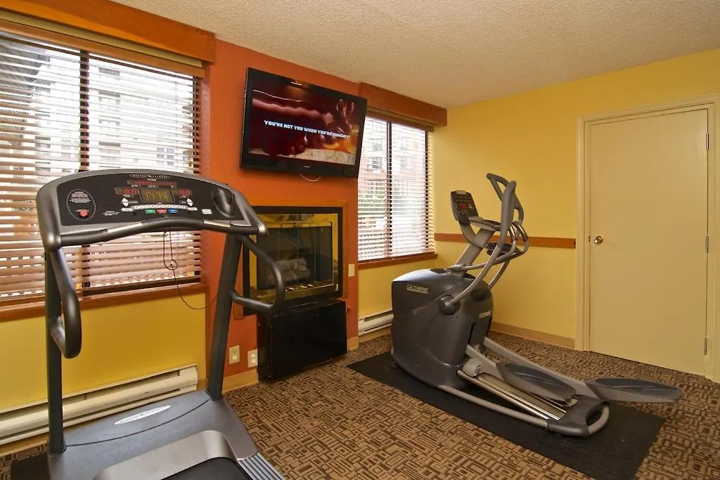 Mountain Side Hotel Whistler By Executive