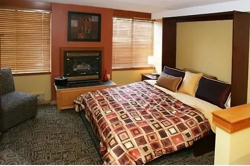 Mountain Side Hotel Whistler By Executive